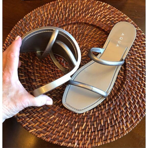 AQUA - L Sz 6 Flat Jelly Sandals. PVC Upper & Sole - Pewter Metallic NEW IN BOX! - Picture 2 of 12